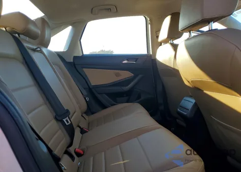 2021 Volkswagen Jetta Sel z USA, uszkodzony, nr VIN 3VWE57BU1MM017180